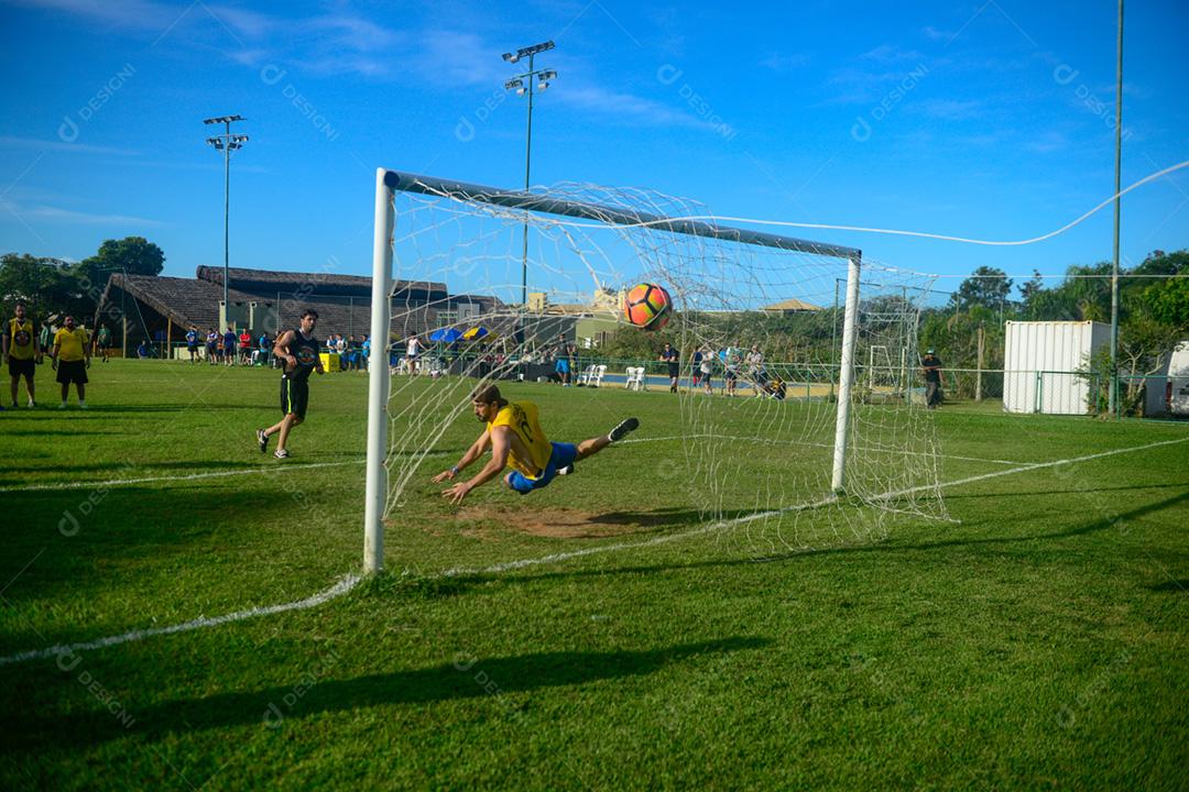 Bola no gol e não é futebol!