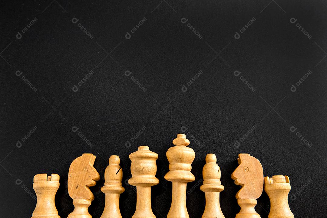 Dar O Próximo Passo No Jogo De Xadrez. Peça Branca De Cavaleiro Em