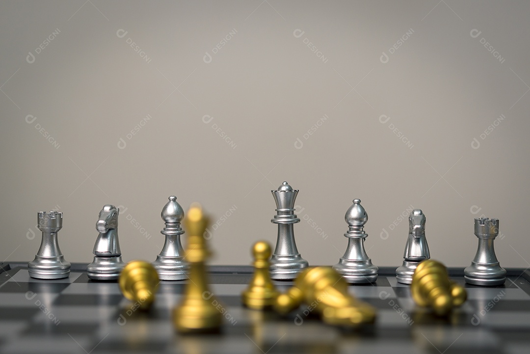 Jogo de xadrez no conceito de negócio de tabuleiro de xadrez com