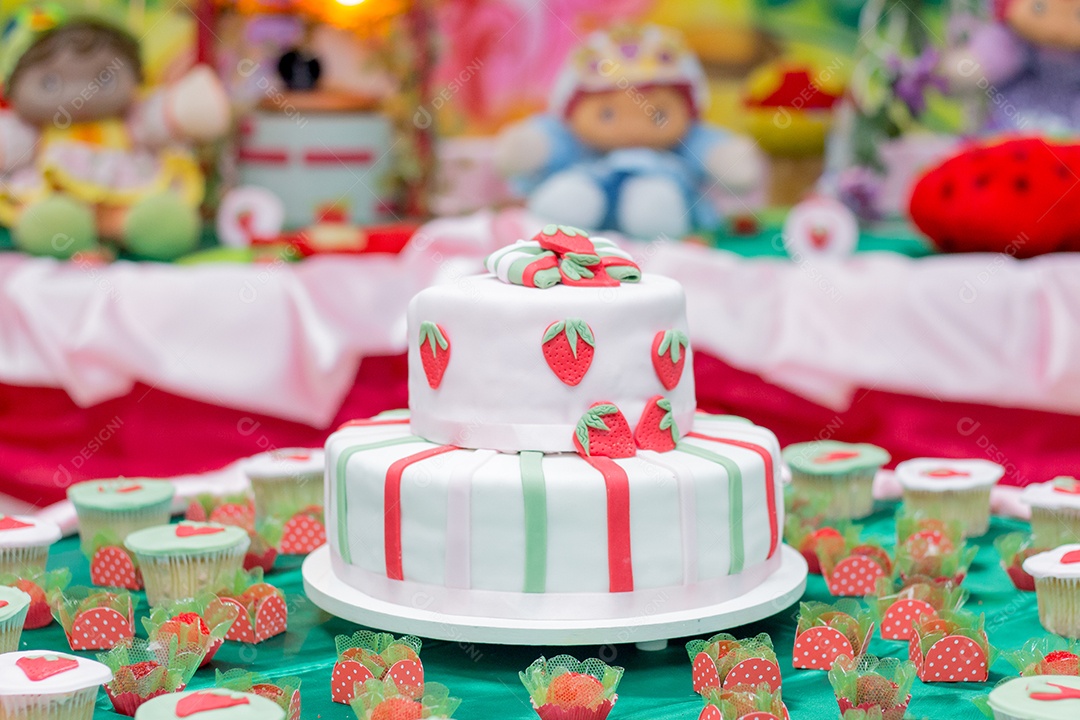 Bolo de aniversário para festa da moranguinho  Strawberry shortcake party,  Strawberry shortcake birthday, Strawberry birthday cake