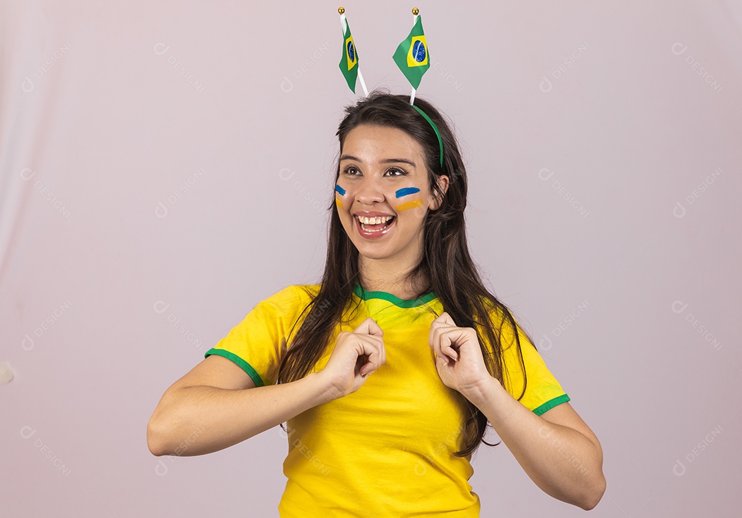 Linda Mulher Jovem Brasileira Torcedora Copa Do Mundo Futebol Download Designi 2092