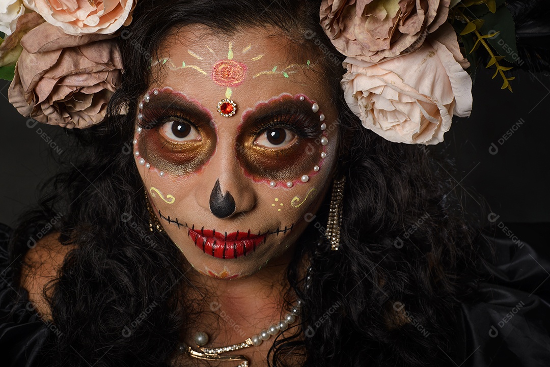 Retrato de maquiagem de caveira de jovem para o halloween