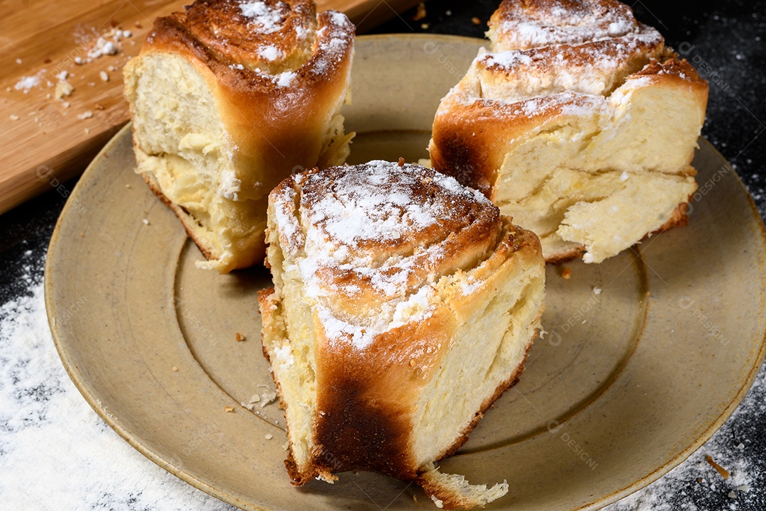 Delicious homemade threads with confectioner sugar on top